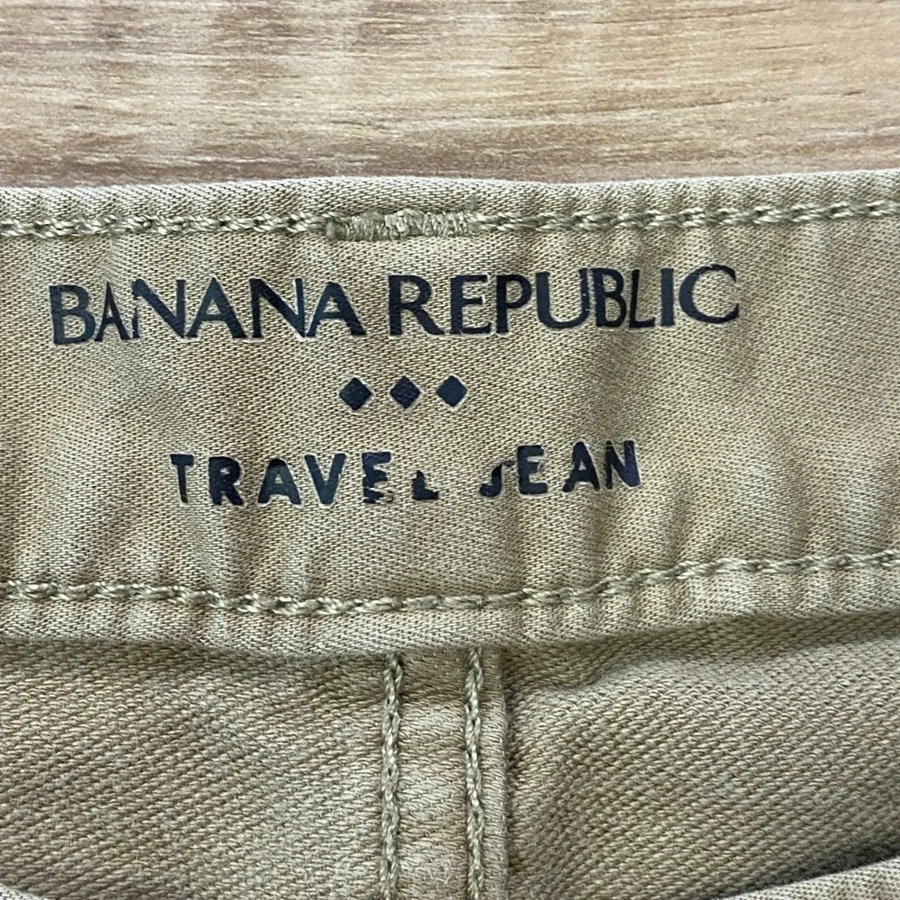 Banana Republic Men's Travel Jean Khaki Chinos - Light Tan